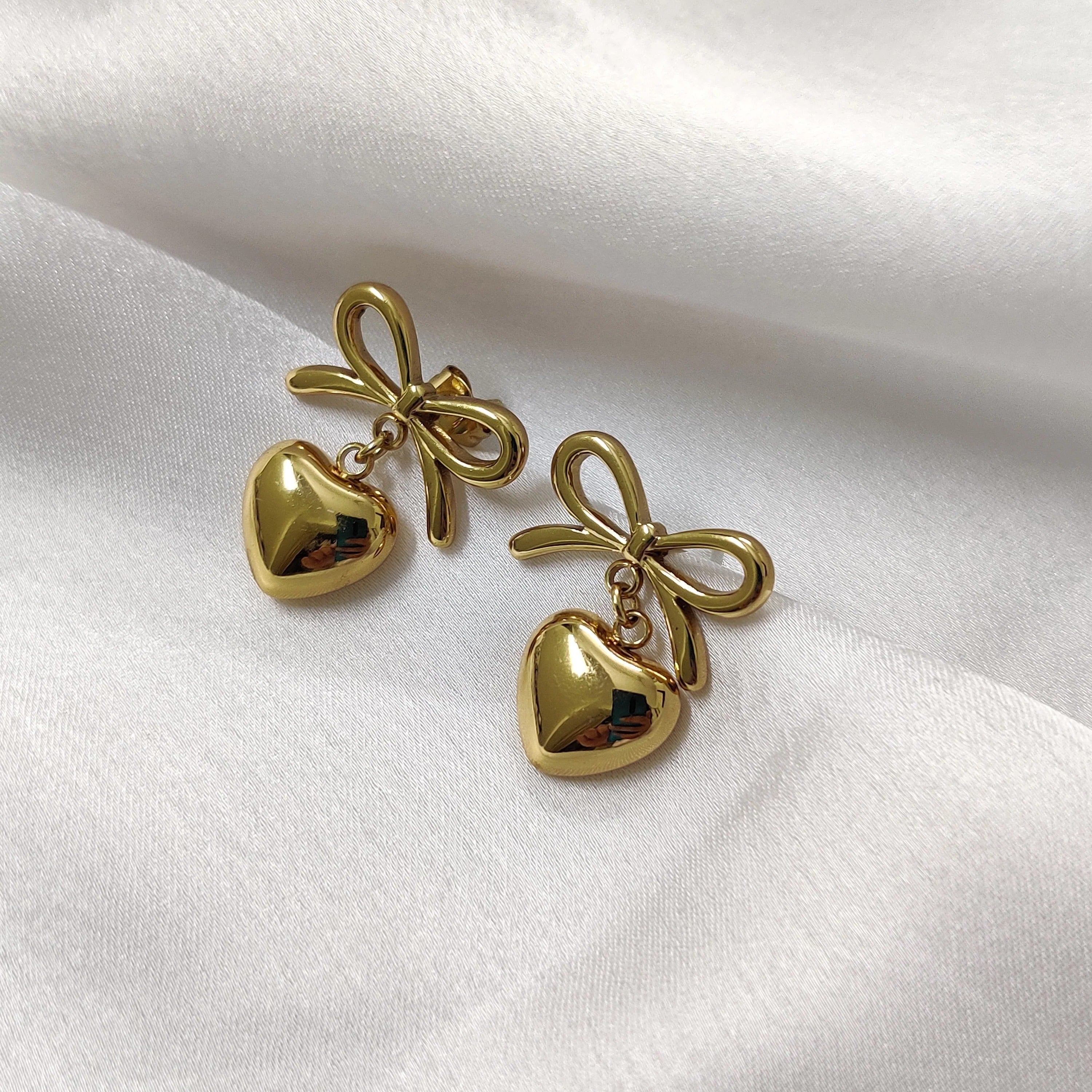 Amoré Bow Earrings
