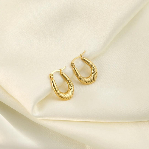 Avya Hoops